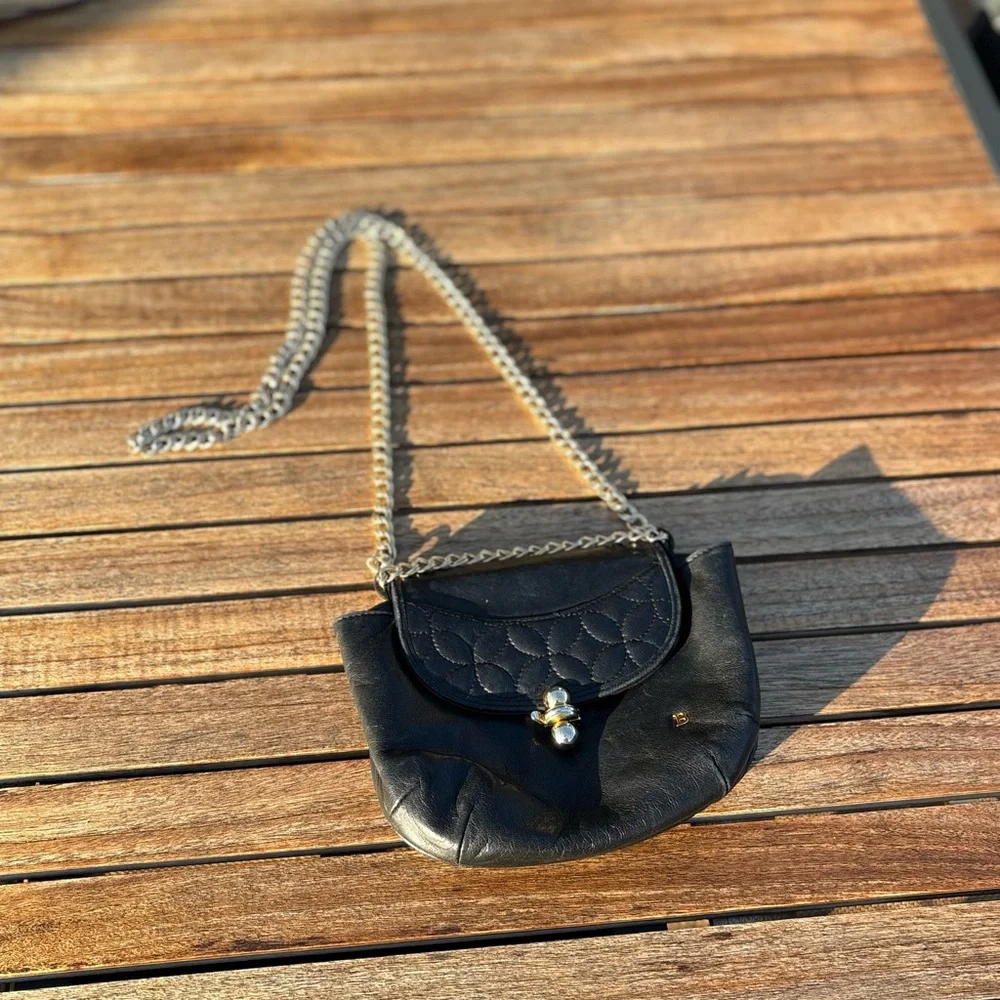 Bally Italian Leather | RARE Vintage Quilted Black Leather Bag | Unique Clasp - Picture 11 of 12